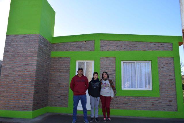 37284702_1889472457740187_8953951272407400448_n