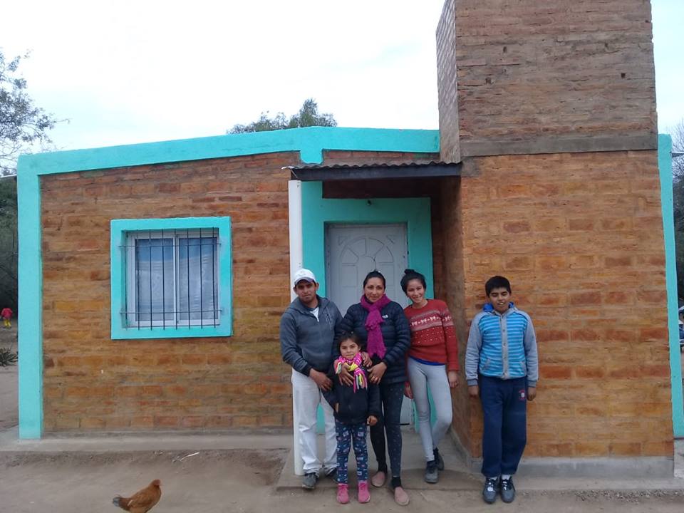 37594148_1895602550460511_2591622578242060288_n