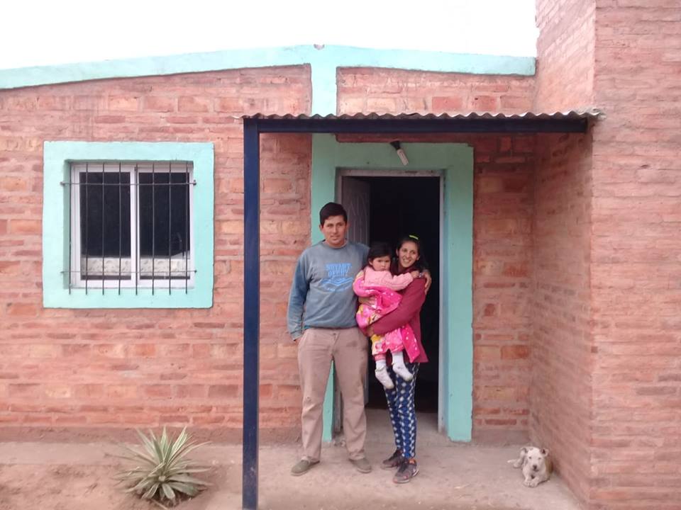 37604894_1895601937127239_5349238310965346304_n