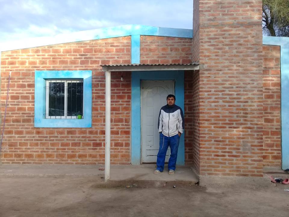 37639577_1895602697127163_670944728530812928_n