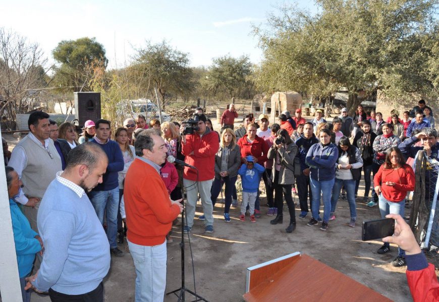 Familias de San Pedro de Guasayan recibieron viviendas sociales Familias de San Pedro de Guasayan recibieron viviendas sociales