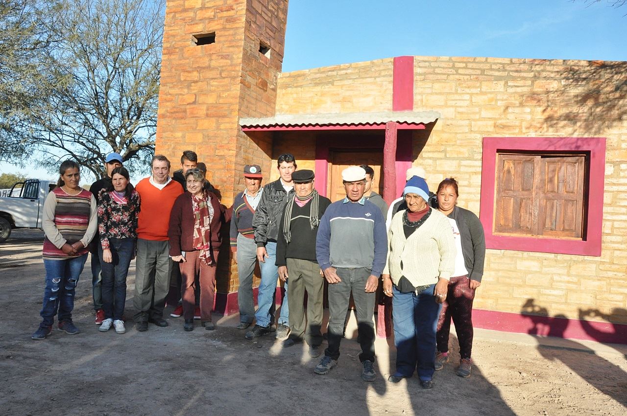 38406557_1917063774981055_1707752642693824512_o