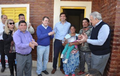 El gobierno de la provincia dejo habilitadas nuevas viviendas sociales en la ciudad de Termas de Rio Hondo