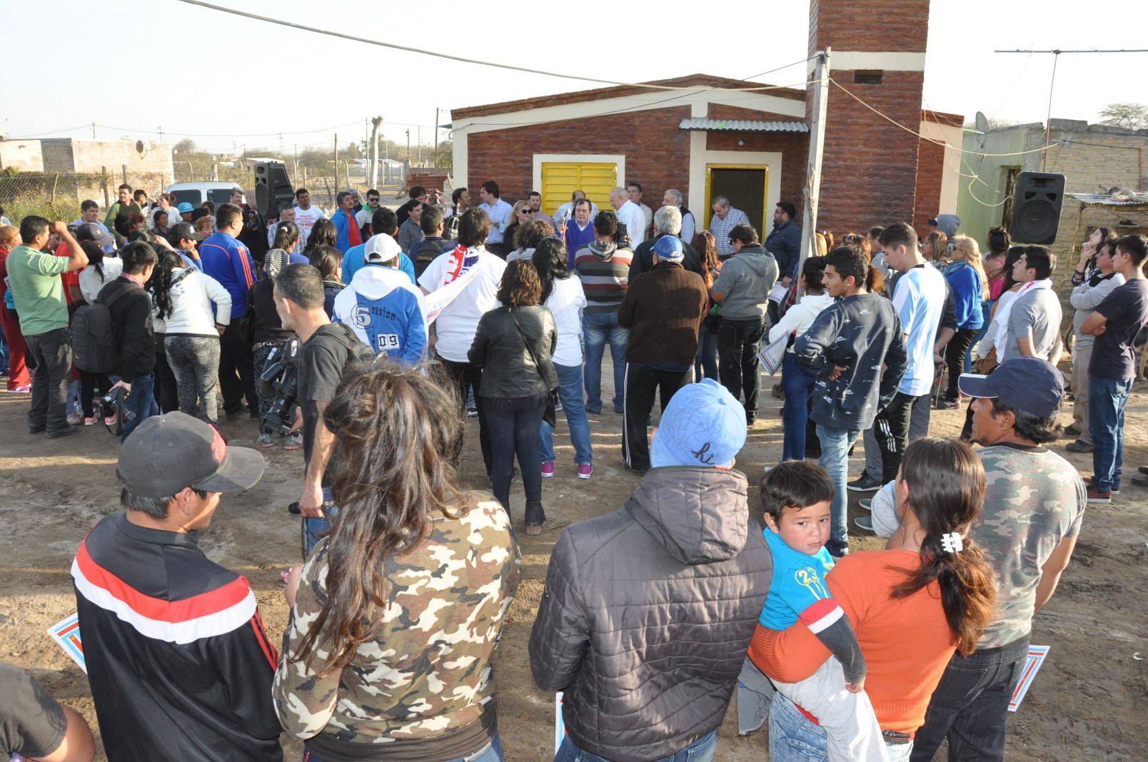 38696073_1922023717818394_5493889867442028544_o