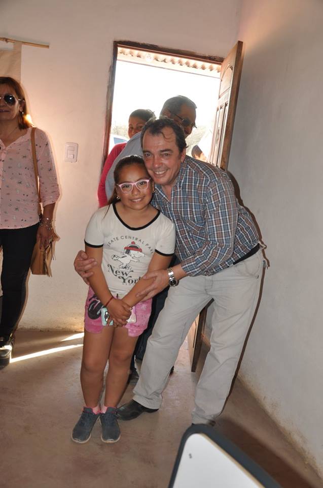 41038994_1967893019898130_1016893447891582976_n