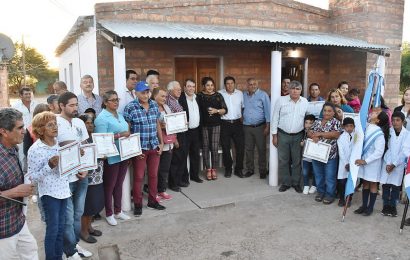 Entrega de 22 Viviendas Sociales en Dpto Pellegrini