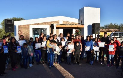 Se entregaron 10 viviendas sociales en Dpto. Ojo de Agua Se entregaron 10 viviendas sociales en Dpto. Ojo de Agua