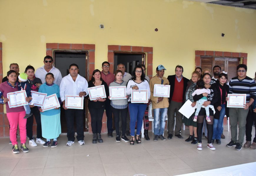 13 familias de Dpto Pellegrini recibieron viviendas sociales