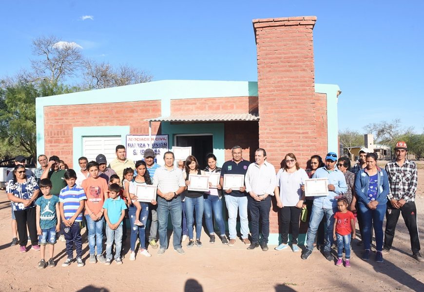 Entrega de Viviendas Sociales en Dpto. Figueroa Entrega de Viviendas Sociales en Dpto. Figueroa