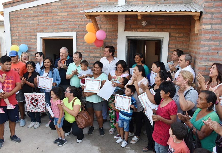 15 Viviendas Sociales habilitadas en Dpto. Río Hondo 15 Viviendas Sociales habilitadas en Dpto. Río Hondo