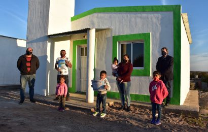 Entrega de 11 Viviendas Sociales en Dpto. Ojo de Agua