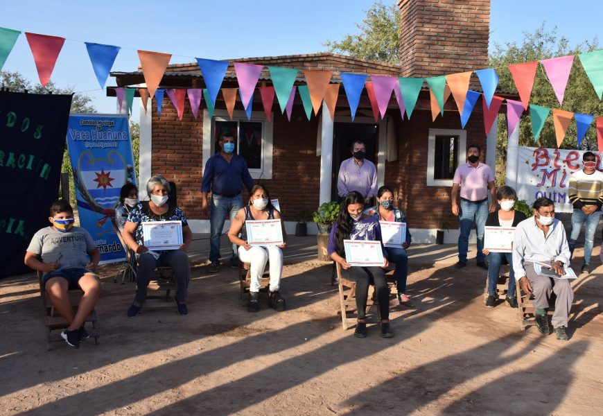 Entregan 27 viviendas sociales en el Dpto. Figueroa Entregan 27 viviendas sociales en el Dpto. Figueroa