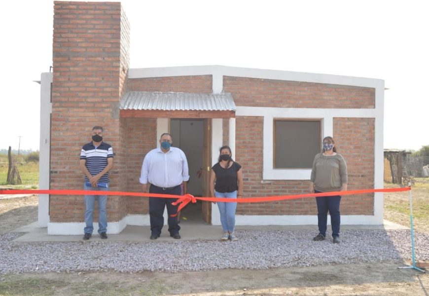 Entrega de viviendas sociales en Dpto. Robles