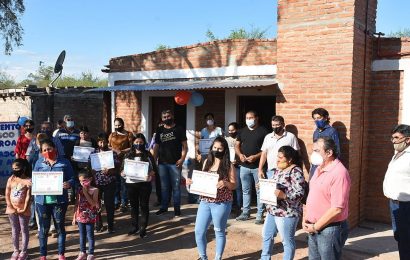 Entrega de 11 viviendas sociales en Dpto. Figueroa