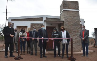 Entrega de 25 viviendas sociales en Dpto. Choya