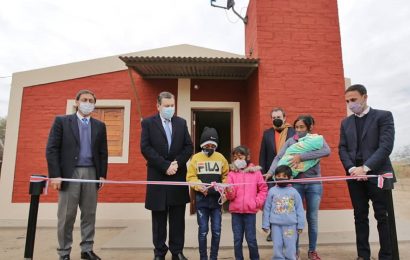 Entrega de 19 viviendas sociales en Dpto. Robles