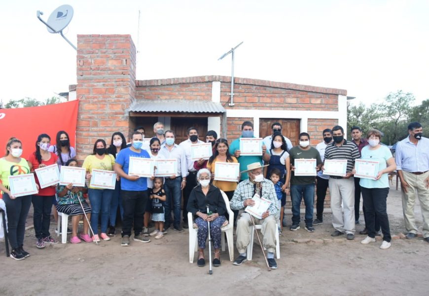 Entrega de 15 Viviendas Sociales en Dpto Pellegrini Entrega de 15 Viviendas Sociales en Dpto Pellegrini