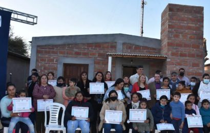Entrega de 23 Viviendas Sociales en Dpto. Pellegrini