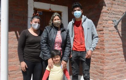 Entrega de 12 Viviendas Sociales en Dpto. Salavina