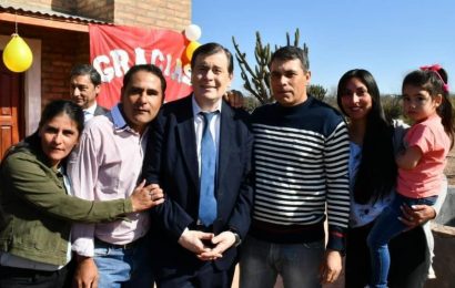 Entrega de 39 Viviendas Sociales en Dpto. Figueroa