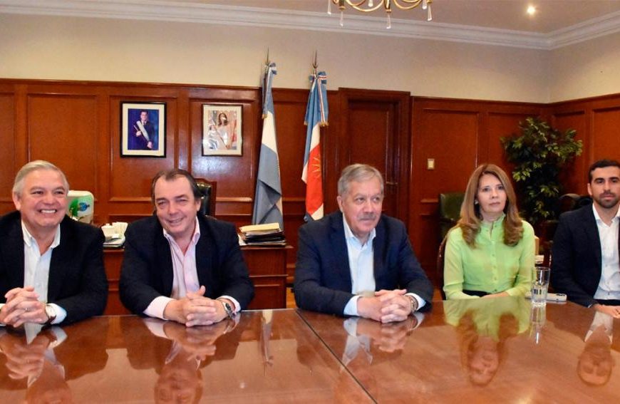 Beneficiarios de planes sociales y tarjeta social recibirán un bono de fin de año