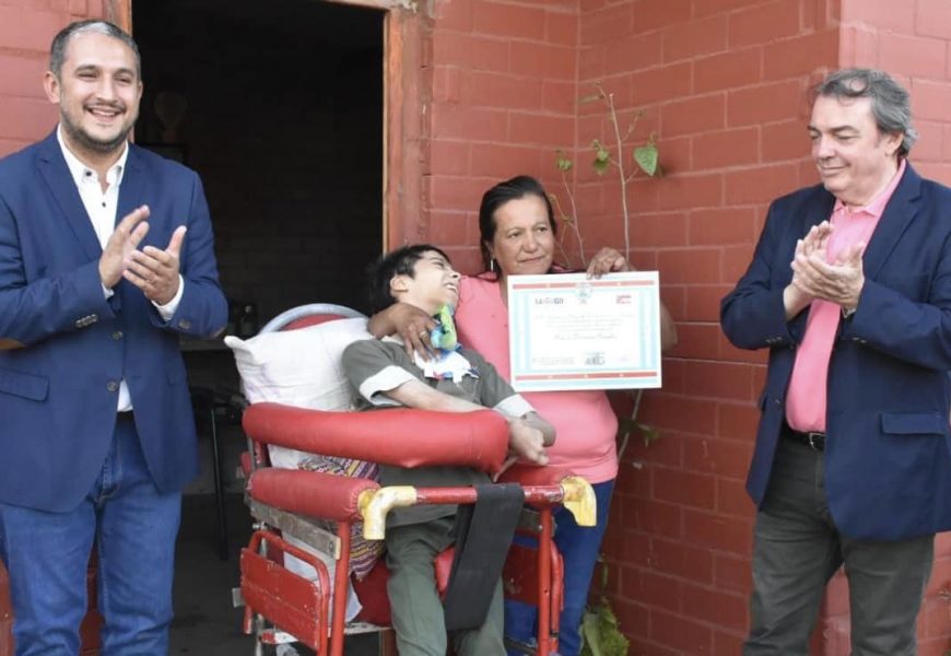 Entrega de 10 Viviendas Sociales en Dpto. Choya Entrega de 10 Viviendas Sociales en Dpto. Choya
