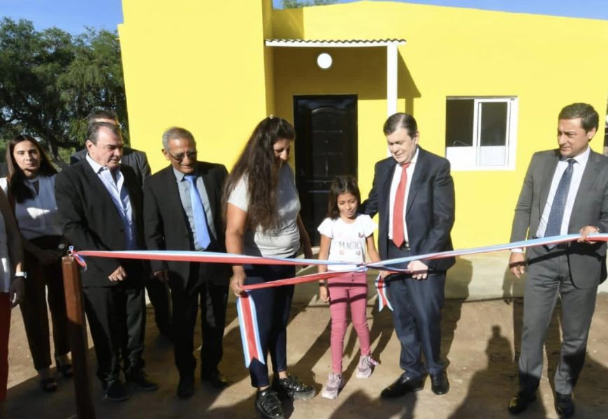 Entrega de 19 Viviendas Sociales en Dpto. Loreto