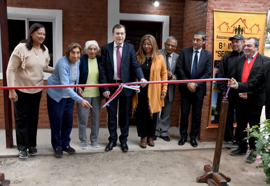 Entrega de 18 Viviendas Sociales en Dpto. Loreto