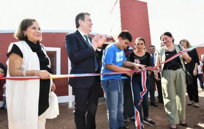 Entrega de Viviendas Sociales en Dpto. Salavina