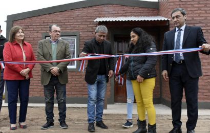 Entrega de 12 Viviendas Sociales en Dpto. Juan Felipe Ibarra