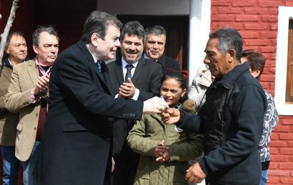 Entrega de 14 Viviendas Sociales en Dpto. Juan Felipe Ibarra