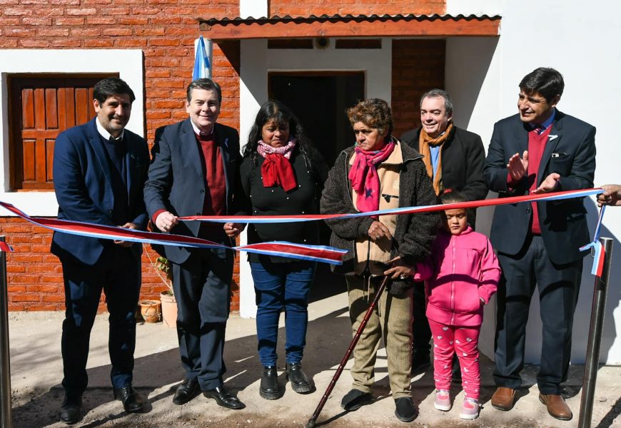 Entrega de 21 Viviendas Sociales en Dpto. Quebrachos Entrega de 21 Viviendas Sociales en Dpto. Quebrachos