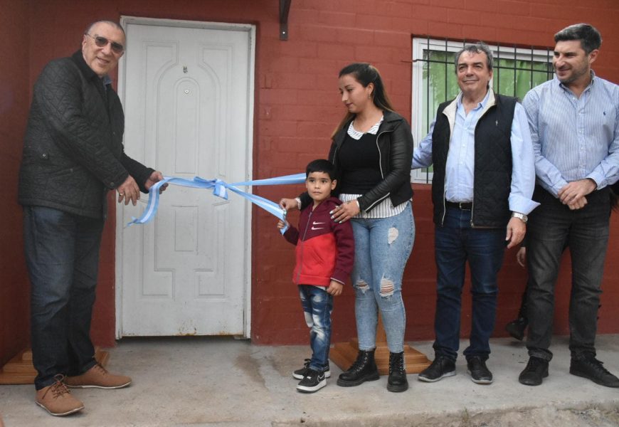 Entrega de 22 Viviendas Sociales en Dpto. Choya Entrega de 22 Viviendas Sociales en Dpto. Choya