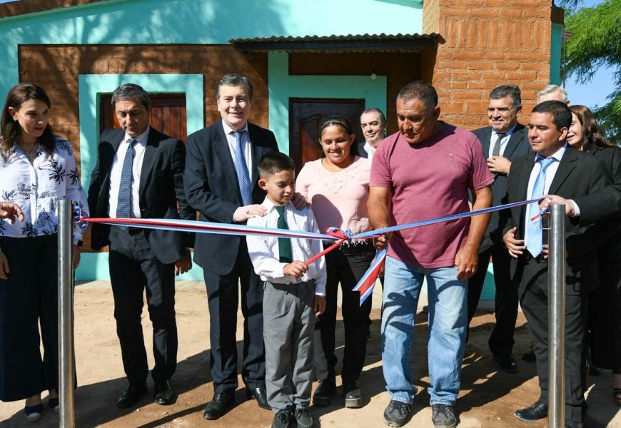 Entrega de 42 Viviendas Sociales en Dpto. Pellegrini Entrega de 42 Viviendas Sociales en Dpto. Pellegrini